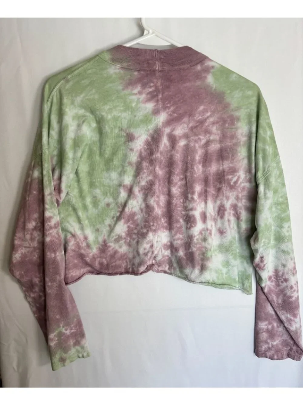We The Free by Free People Purple & Sage Tie-Dye Cropped Long Sleeve Top | Size